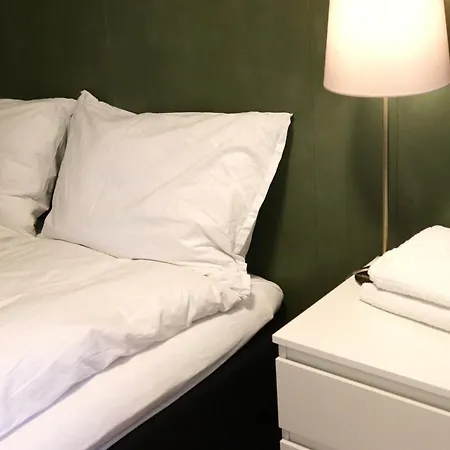 Les Apartment *